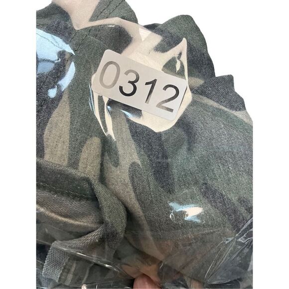 Coin 1804 Camo 3/4 Sleeve Top - Picture 8 of 8